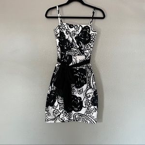 White House Black Market floral dress 00